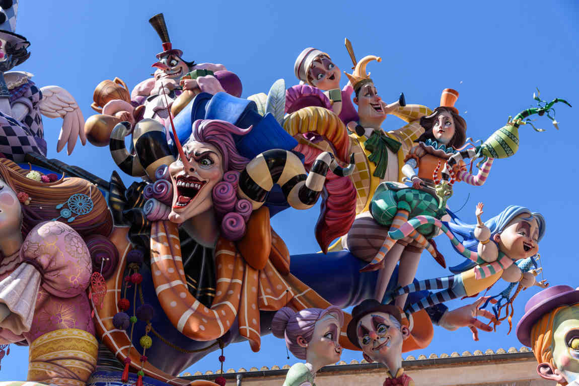 Valencia - fallas 2023 - 2 premio - falla plaza del Pilar - We will survive 06.jpg